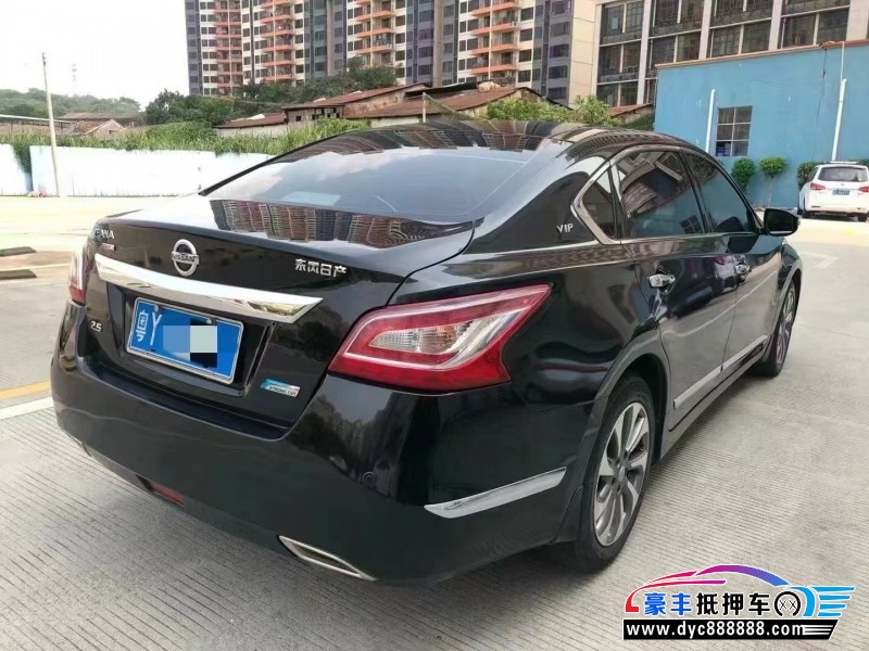 14年日产天籁轿车抵押车出售