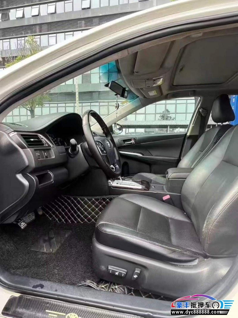 16年丰田凯美瑞轿车抵押车出售