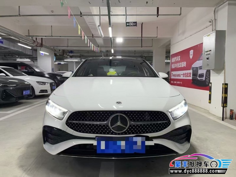 24年奔驰A轿车抵押车出售