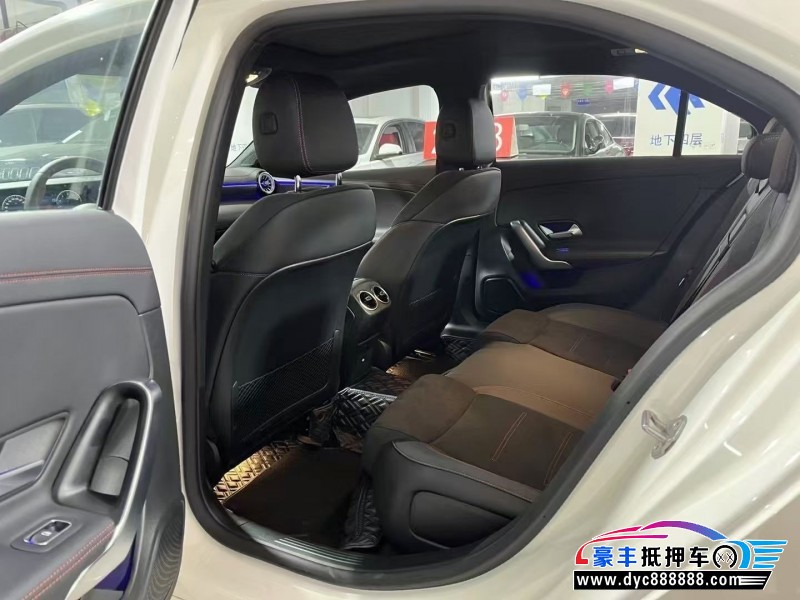 24年奔驰A轿车抵押车出售