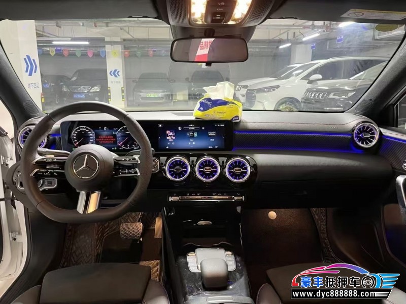 24年奔驰A轿车抵押车出售