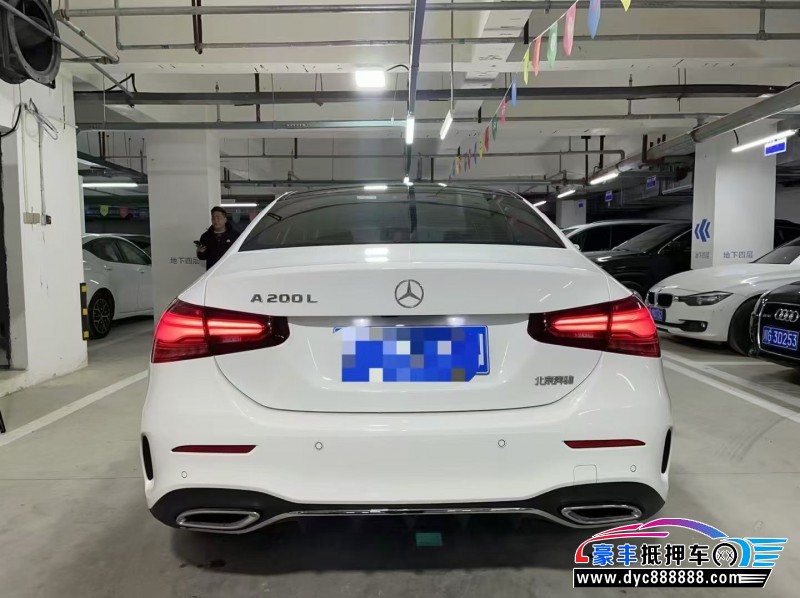 24年奔驰A轿车抵押车出售