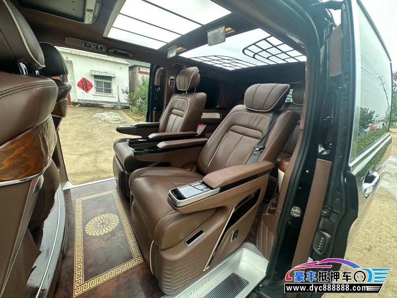 21年奔驰威霆轿车抵押车出售