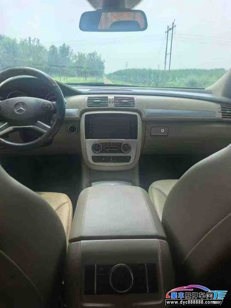 13年奔驰R轿车抵押车出售