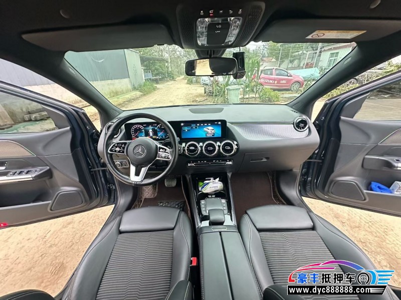 21年奔驰B轿车抵押车出售