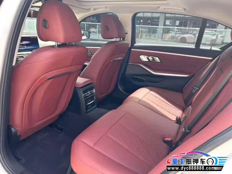 24年宝马3系轿车抵押车出售