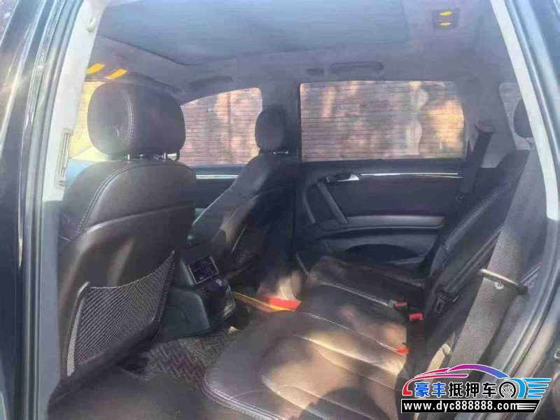 12年奥迪Q7轿车抵押车出售