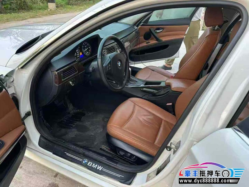 11年宝马3系轿车抵押车出售