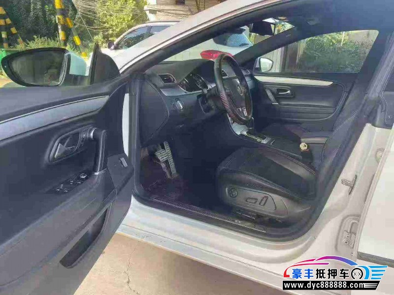 16年大众CC轿车抵押车出售