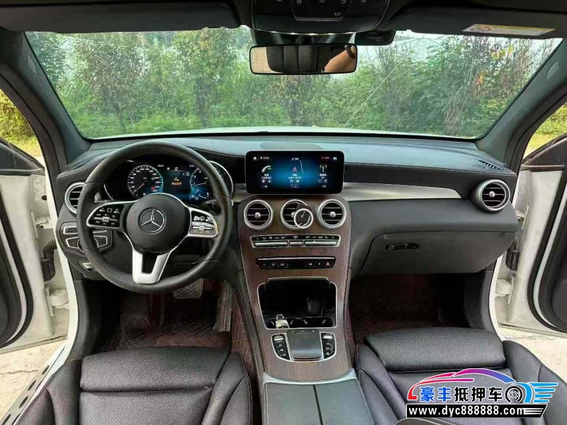 21年奔驰GLC轿车抵押车出售
