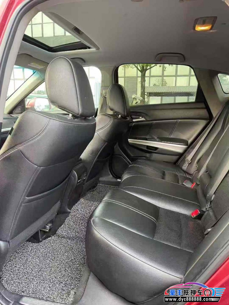 13年本田歌诗图轿车抵押车出售