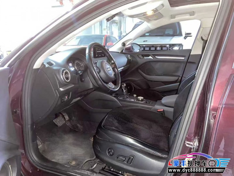 17年奥迪A3轿车抵押车出售