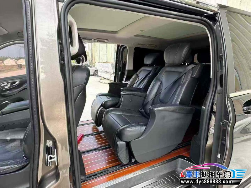 18年奔驰V轿车抵押车出售