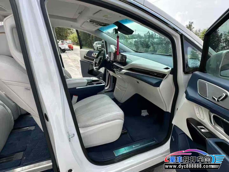 24年别克世纪轿车抵押车出售