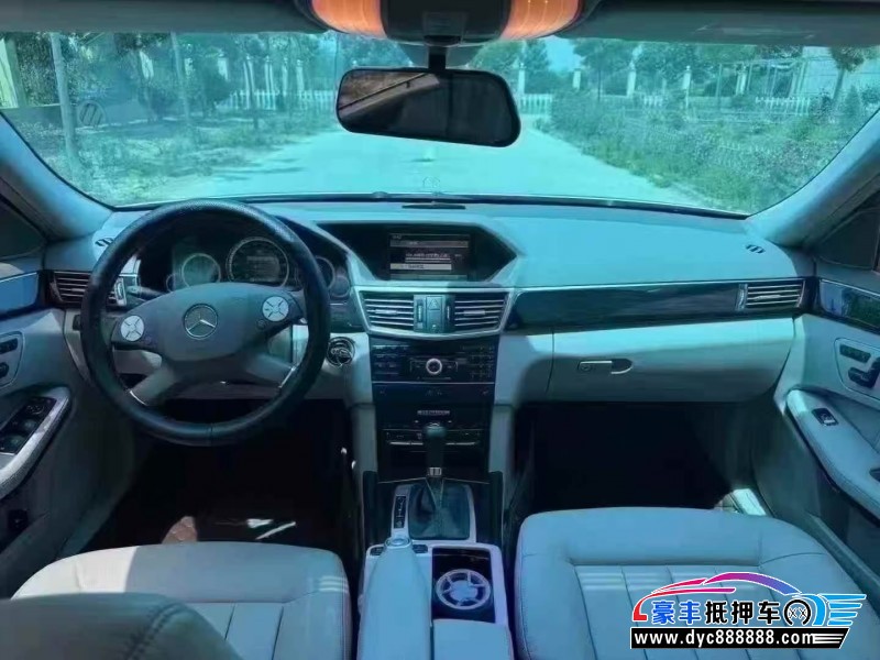 10年奔驰E轿车抵押车出售