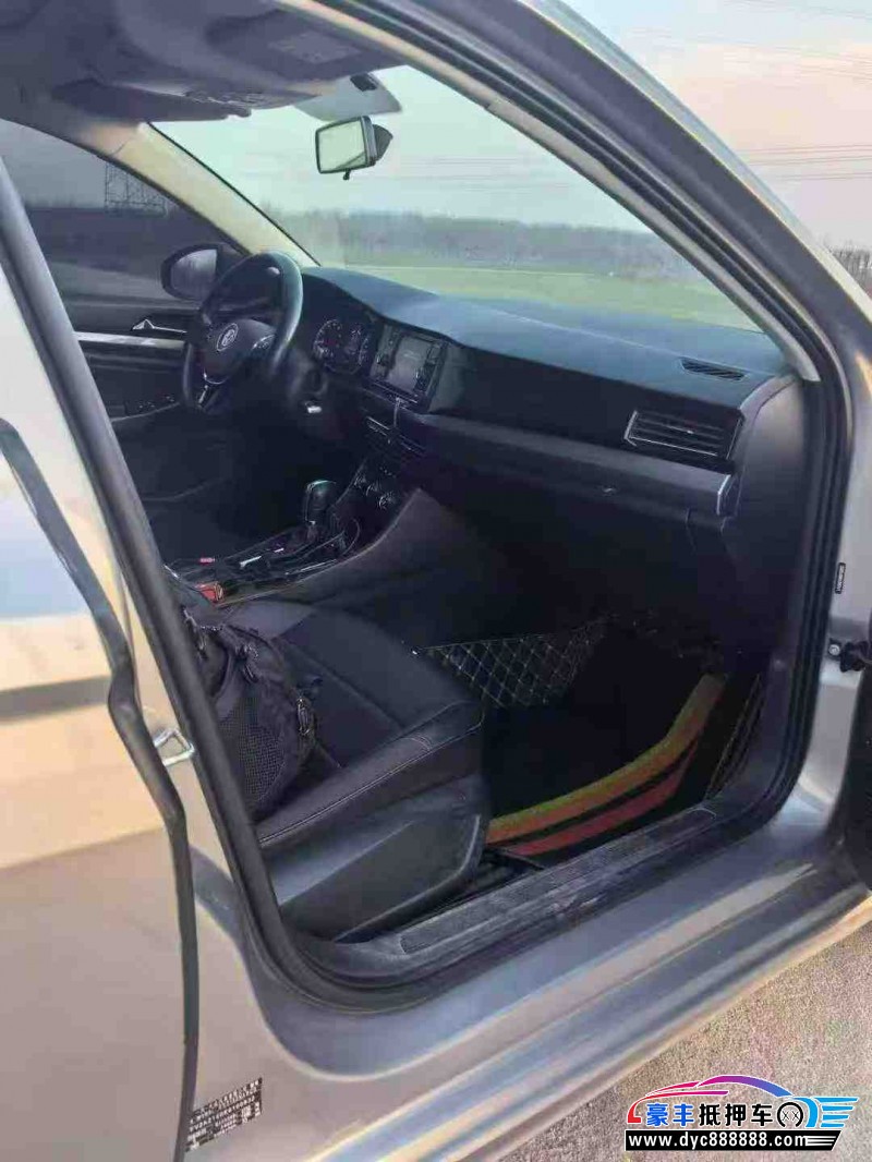 19年大众宝来轿车抵押车出售