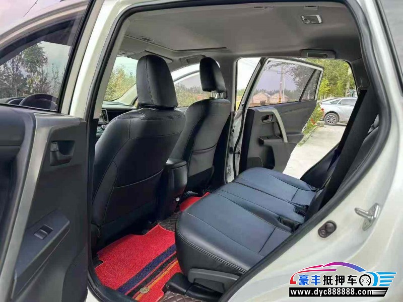 17年丰田RAV4轿车抵押车出售