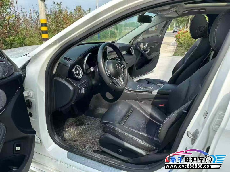 19年奔驰C轿车抵押车出售