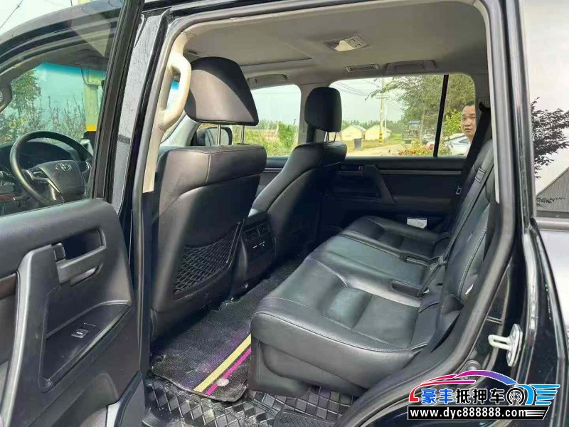 19年丰田兰德酷路泽（陆巡）轿车抵押车出售