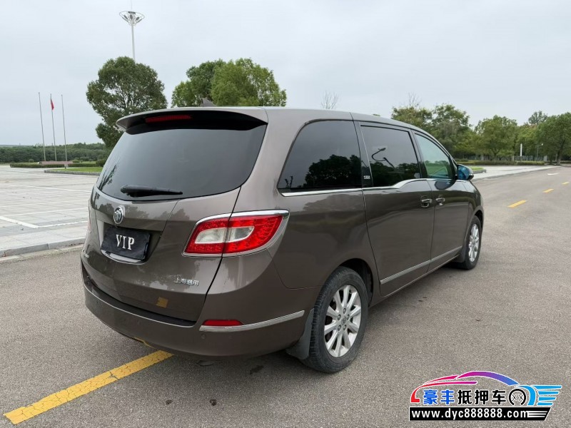 11年别克GL8轿车抵押车出售