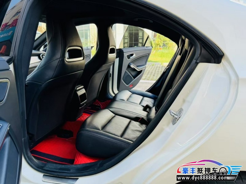 16年奔驰CLA轿车抵押车出售