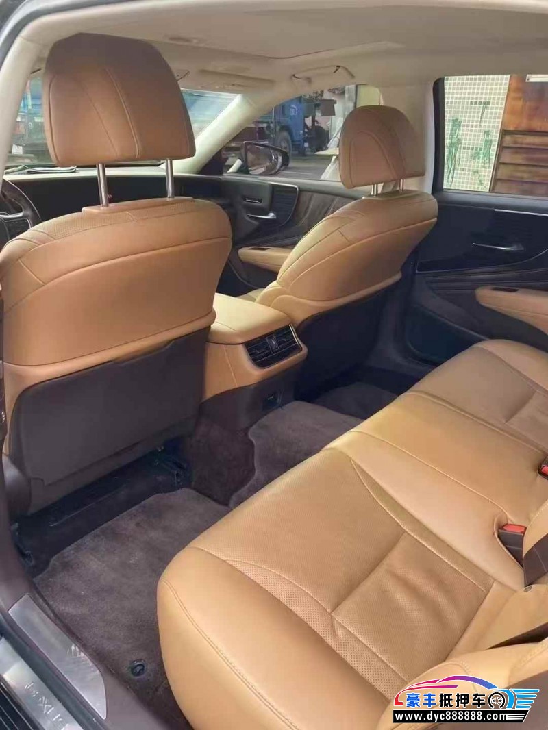 20年雷克萨斯LS轿车抵押车出售