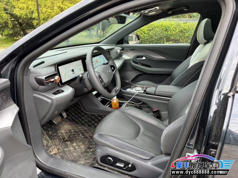 25年极狐阿尔法S轿车抵押车出售