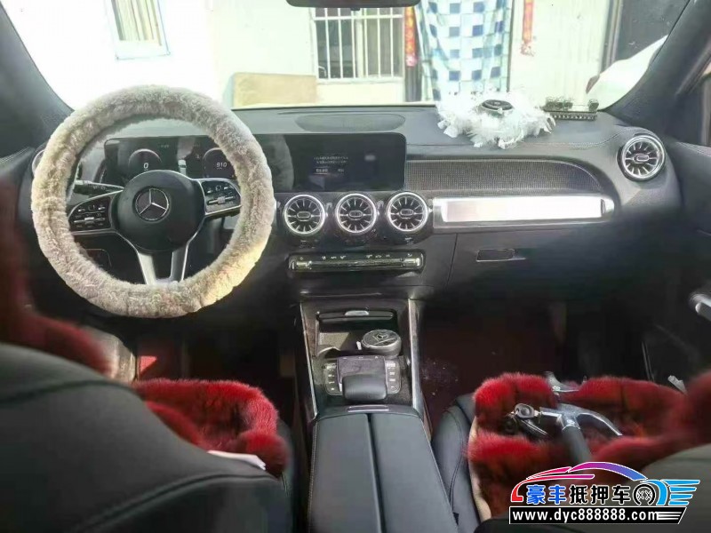 22年奔驰GLB轿车抵押车出售