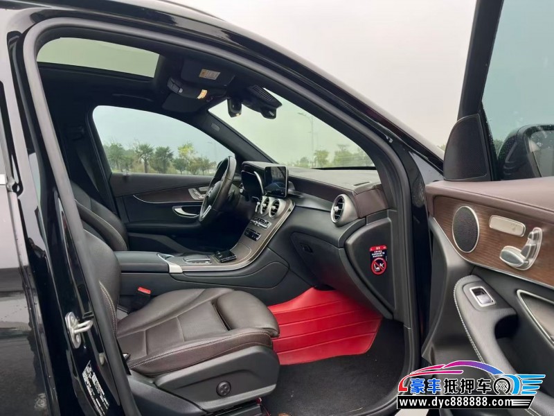 22年奔驰GLC轿车抵押车出售