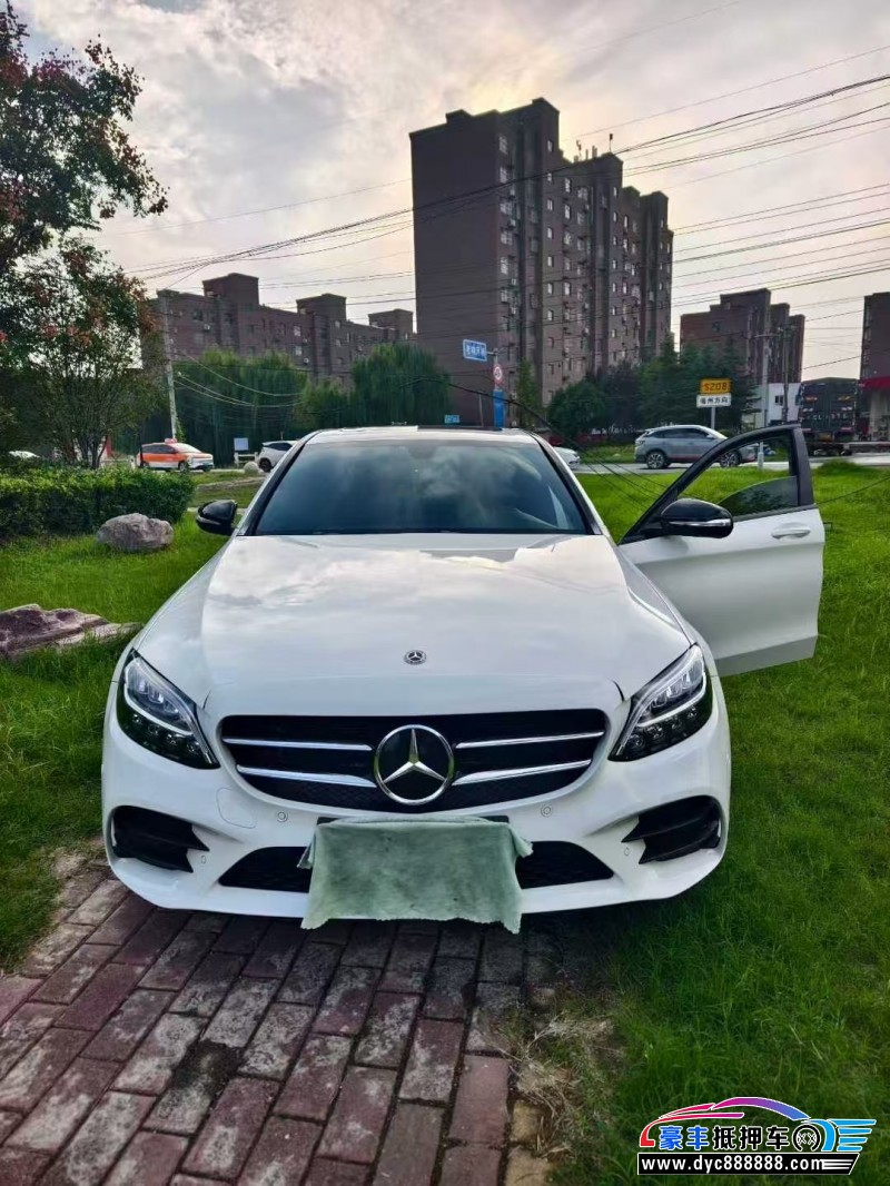 19年奔驰C轿车抵押车出售