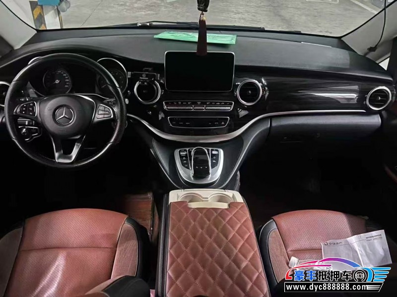 18年奔驰V轿车抵押车出售