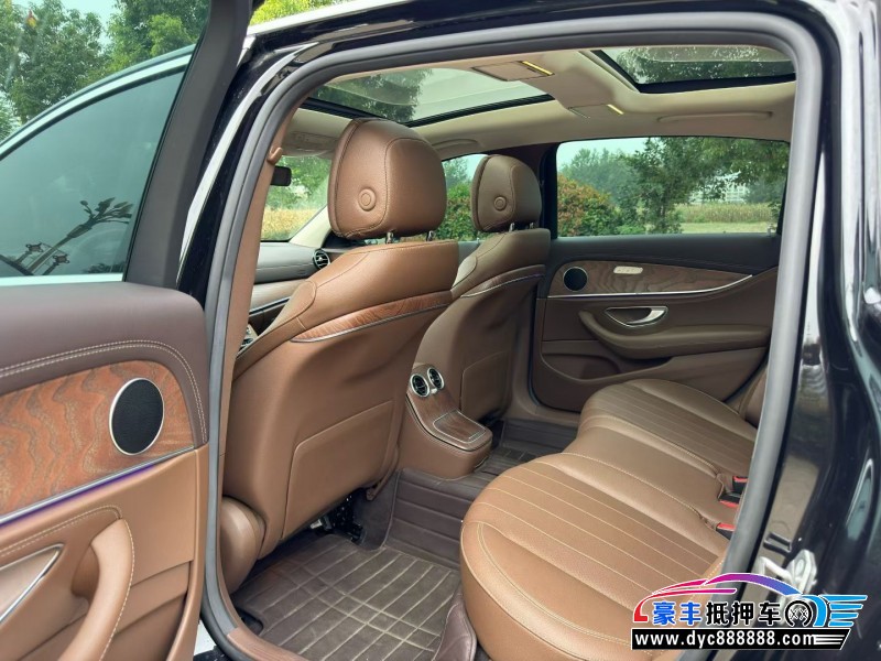 22年奔驰E轿车抵押车出售