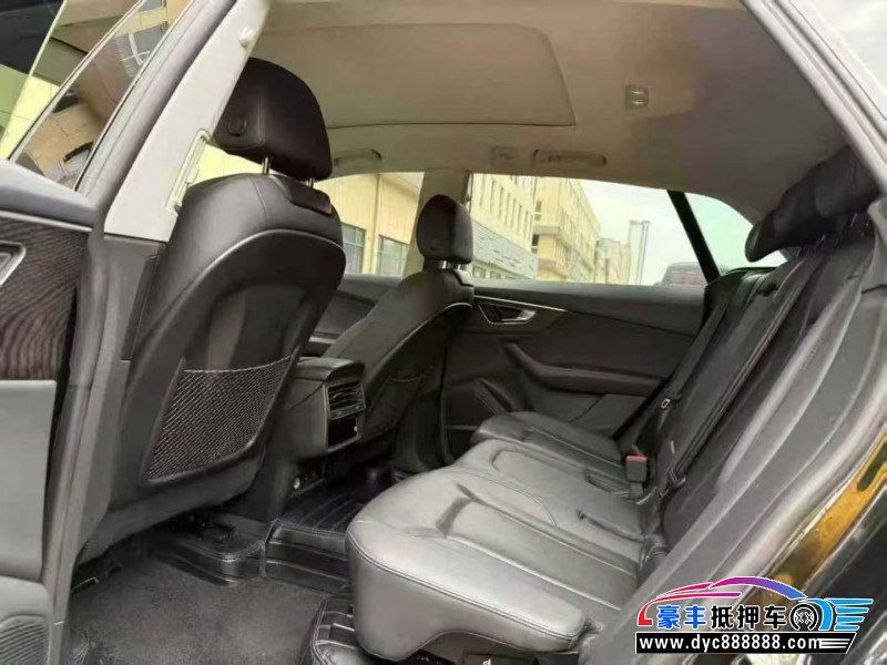 22年奥迪Q8轿车抵押车出售