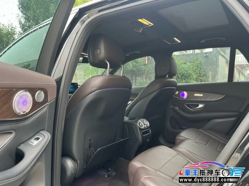 19年奔驰GLC轿车抵押车出售