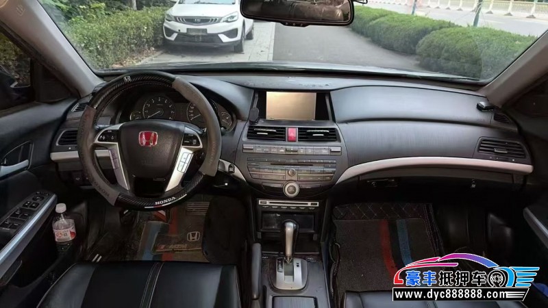 13年本田歌诗图轿车抵押车出售