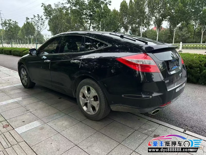 13年本田歌诗图轿车抵押车出售