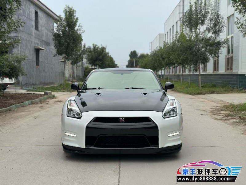 15年日产GT-R轿车抵押车出售