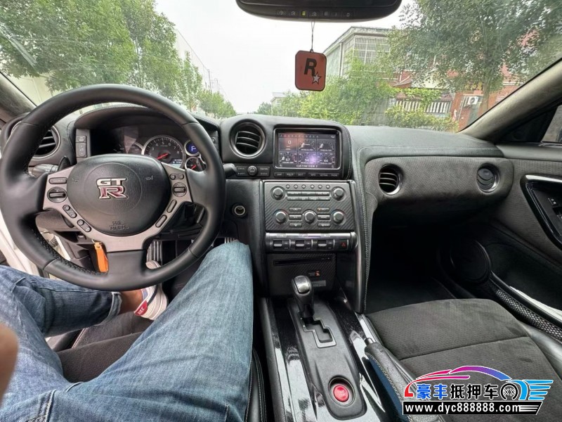 15年日产GT-R轿车抵押车出售