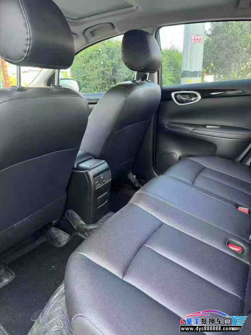 22年日产轩逸轿车抵押车出售