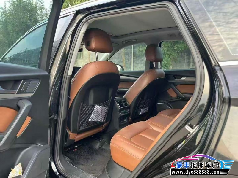 18年奥迪Q5轿车抵押车出售