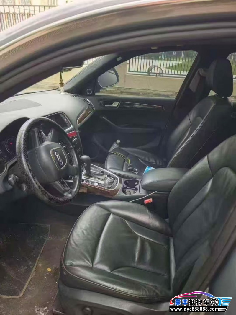 12年奥迪Q5轿车抵押车出售