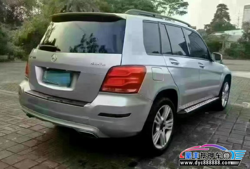 13年奔驰GLK轿车抵押车出售