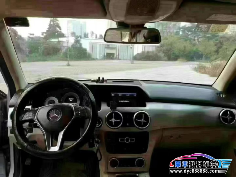 13年奔驰GLK轿车抵押车出售