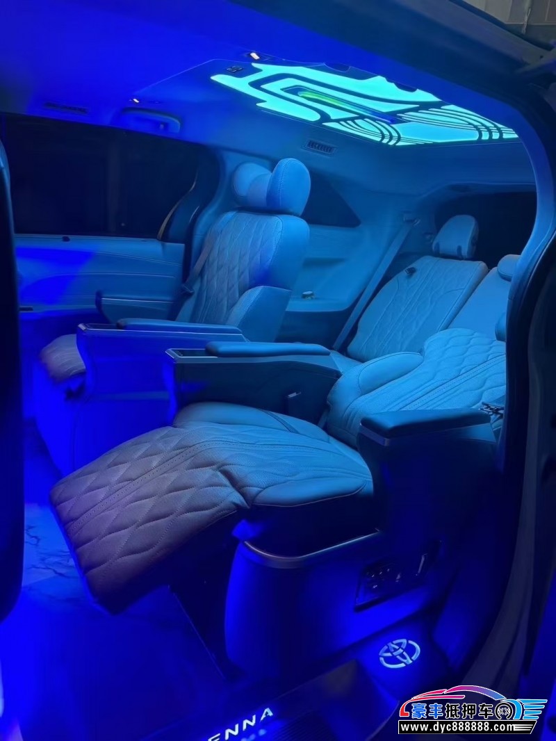 25年丰田塞纳轿车抵押车出售