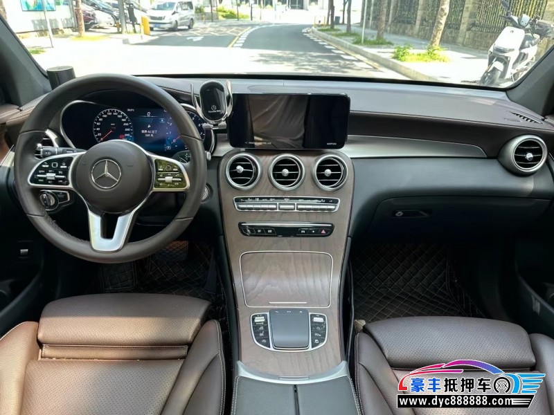 22年奔驰GLC轿车抵押车出售