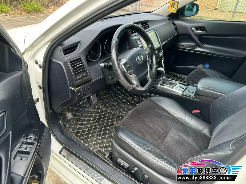 12年丰田锐志轿车抵押车出售