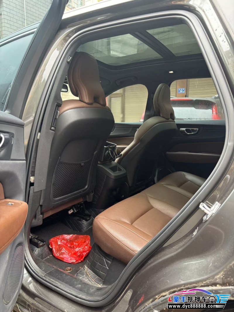 21年沃尔沃XC60轿车抵押车出售