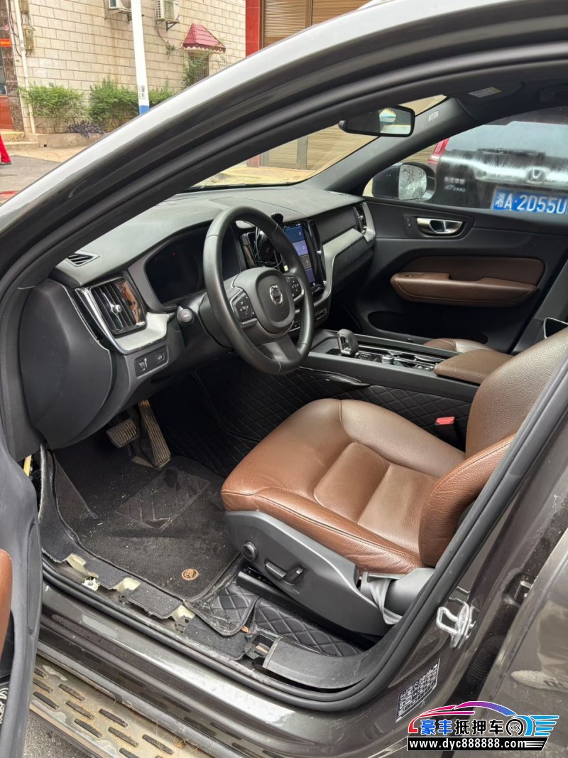 21年沃尔沃XC60轿车抵押车出售