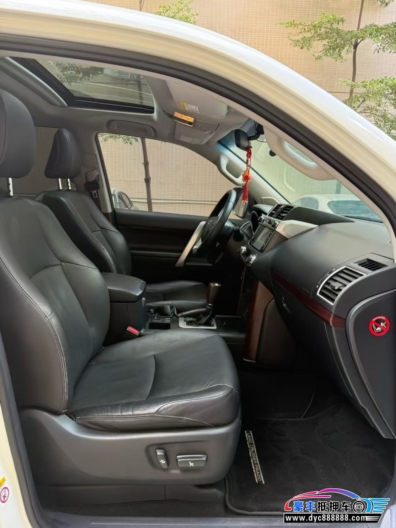 17年丰田普拉多（霸道）轿车抵押车出售