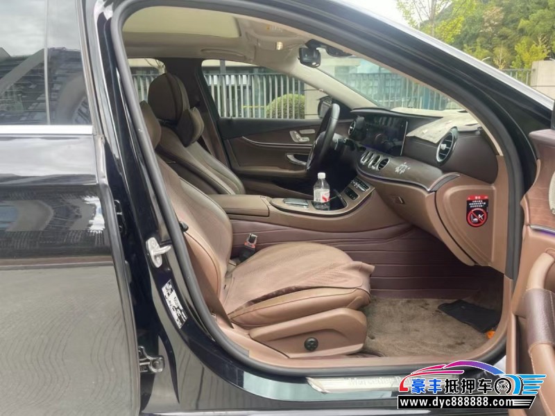 22年奔驰E轿车抵押车出售